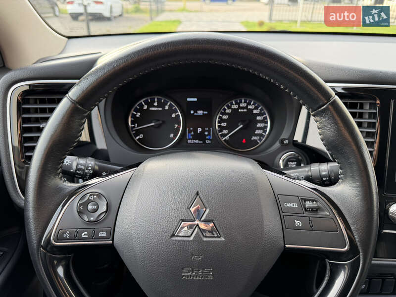 Внедорожник / Кроссовер Mitsubishi Outlander 2020 в Ужгороде