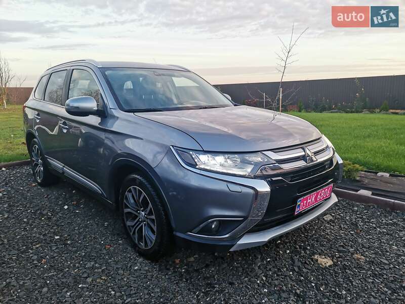 Внедорожник / Кроссовер Mitsubishi Outlander 2016 в Луцке фото 3 Внедорожник / Кроссовер Mitsubishi Outlander 2016 в Луцке