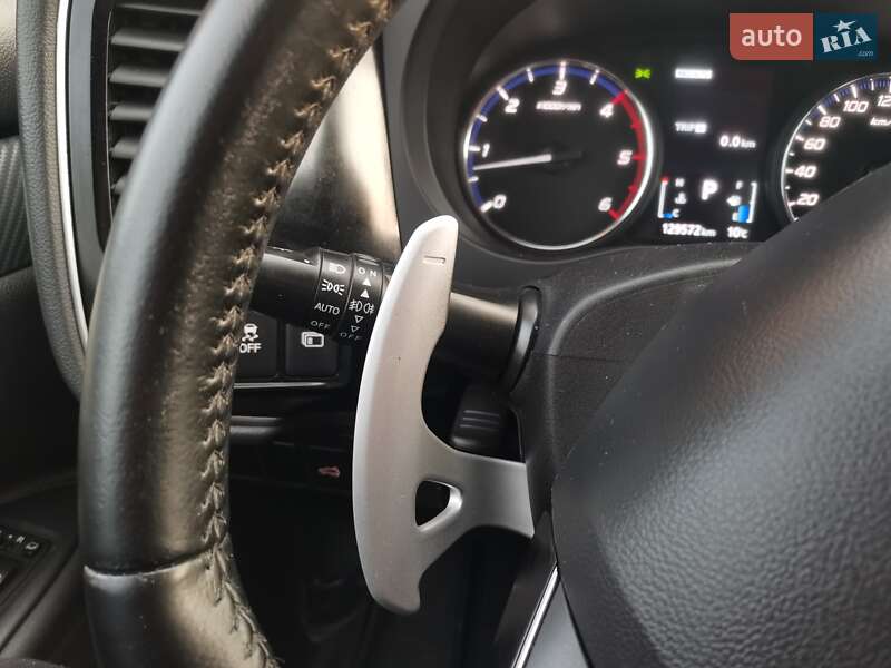 Внедорожник / Кроссовер Mitsubishi Outlander 2016 в Луцке фото 10 Внедорожник / Кроссовер Mitsubishi Outlander 2016 в Луцке