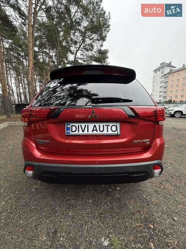 Внедорожник / Кроссовер Mitsubishi Outlander 2019 в Киеве