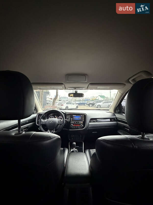 Внедорожник / Кроссовер Mitsubishi Outlander 2019 в Киеве