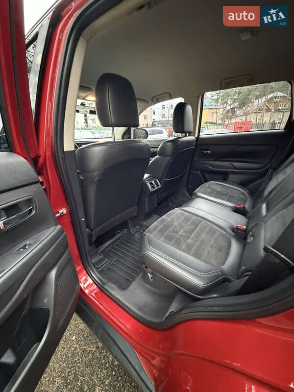 Внедорожник / Кроссовер Mitsubishi Outlander 2019 в Киеве