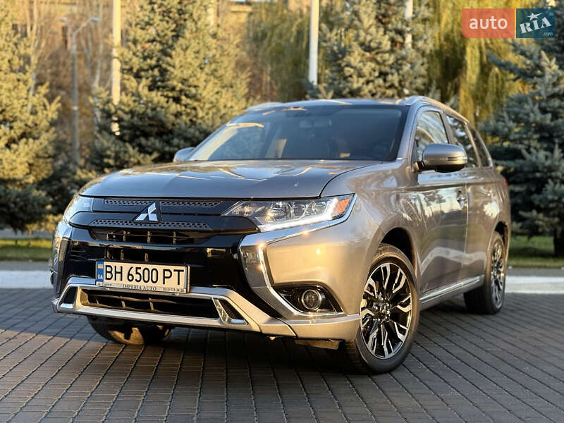 Позашляховик / Кросовер Mitsubishi Outlander 2018 в Одесі