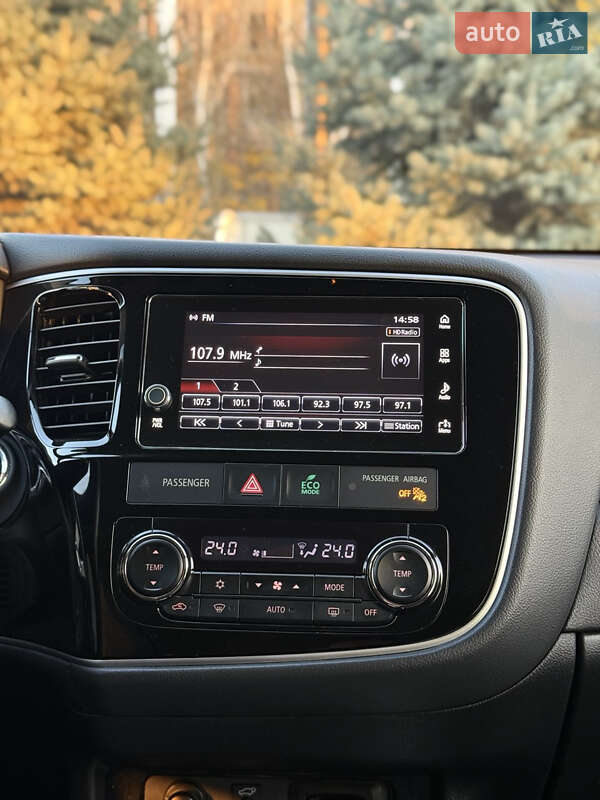 Позашляховик / Кросовер Mitsubishi Outlander 2018 в Одесі