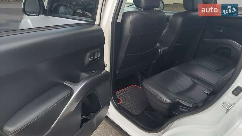 Внедорожник / Кроссовер Mitsubishi Outlander 2008 в Чернигове