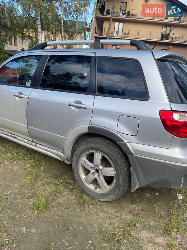 Внедорожник / Кроссовер Mitsubishi Outlander 2006 в Киеве