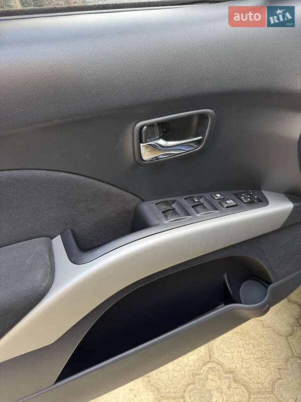 Внедорожник / Кроссовер Mitsubishi Outlander 2008 в Ровно фото 10 Внедорожник / Кроссовер Mitsubishi Outlander 2008 в Ровно
