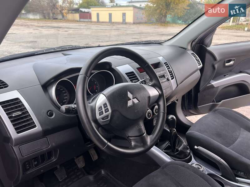 Позашляховик / Кросовер Mitsubishi Outlander 2008 в Жовтих Водах