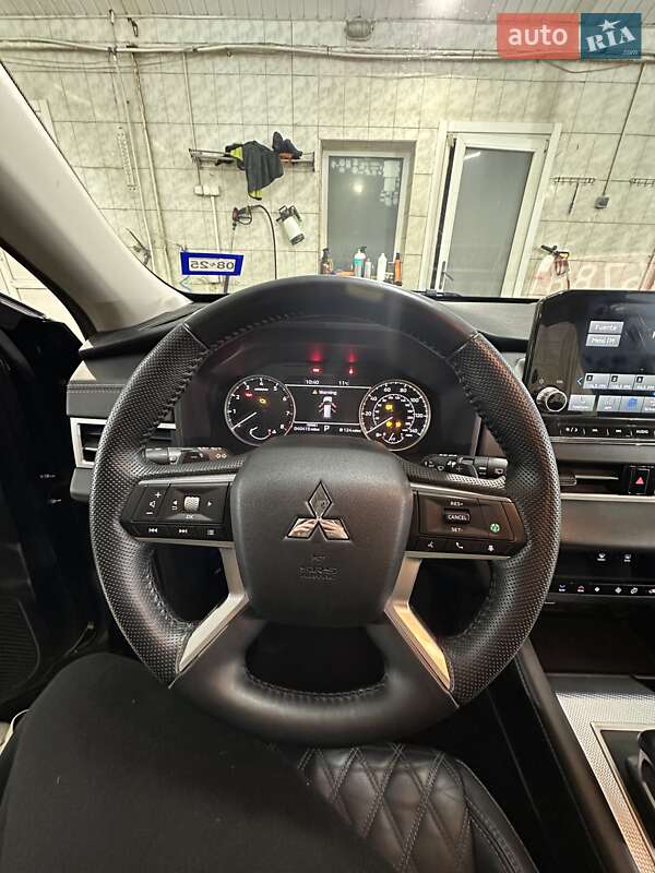 Внедорожник / Кроссовер Mitsubishi Outlander 2022 в Харькове фото 21 Внедорожник / Кроссовер Mitsubishi Outlander 2022 в Харькове