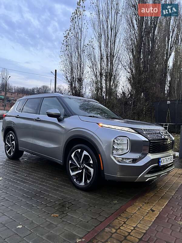 Позашляховик / Кросовер Mitsubishi Outlander 2022 в Харкові