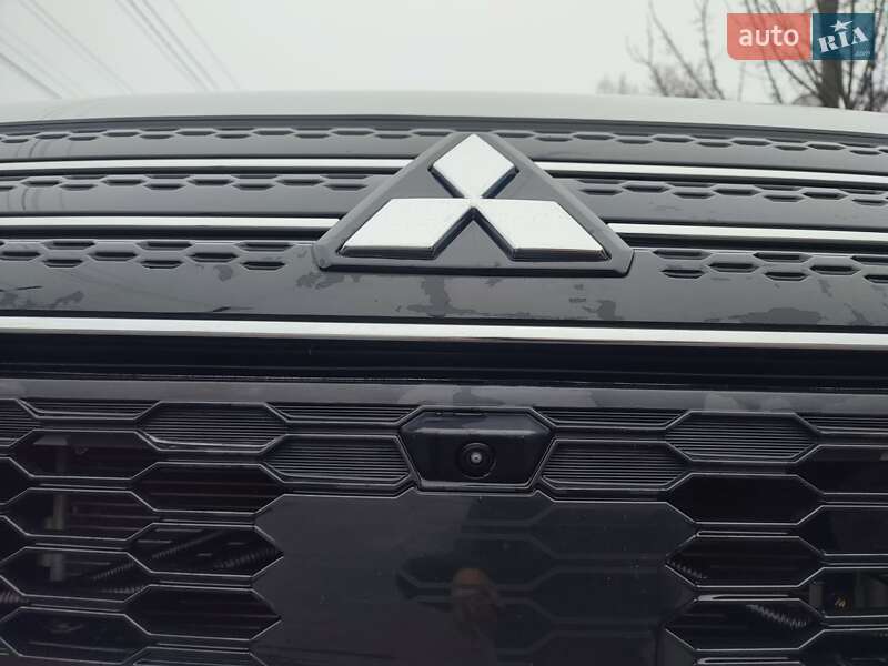 Внедорожник / Кроссовер Mitsubishi Outlander 2021 в Киеве