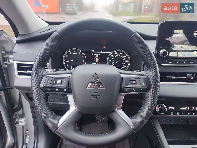 Внедорожник / Кроссовер Mitsubishi Outlander 2021 в Киеве