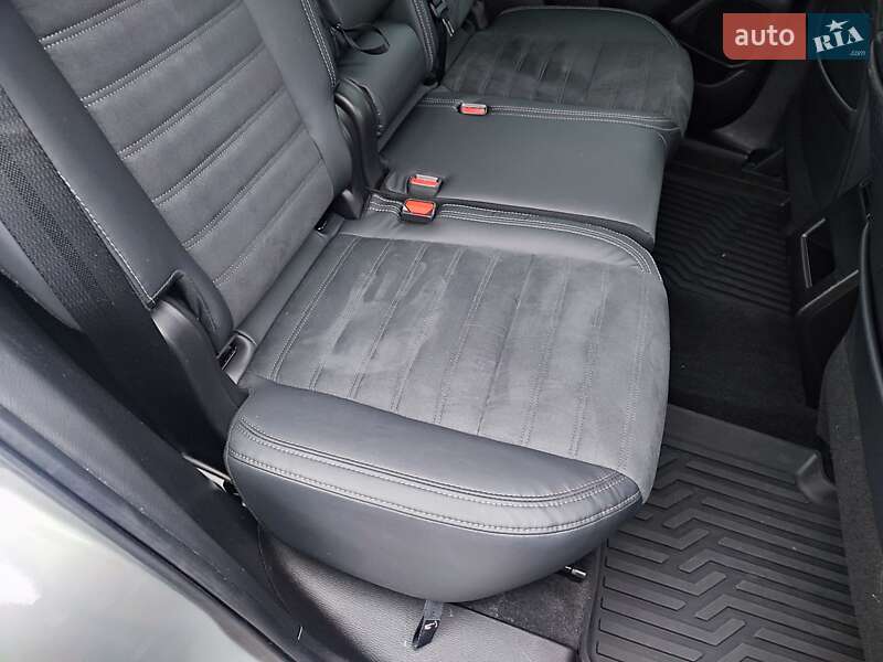 Внедорожник / Кроссовер Mitsubishi Outlander 2021 в Киеве