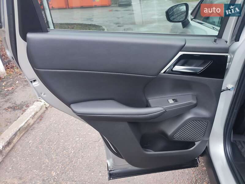 Внедорожник / Кроссовер Mitsubishi Outlander 2021 в Киеве