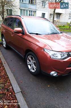 Внедорожник / Кроссовер Mitsubishi Outlander 2013 в Виннице