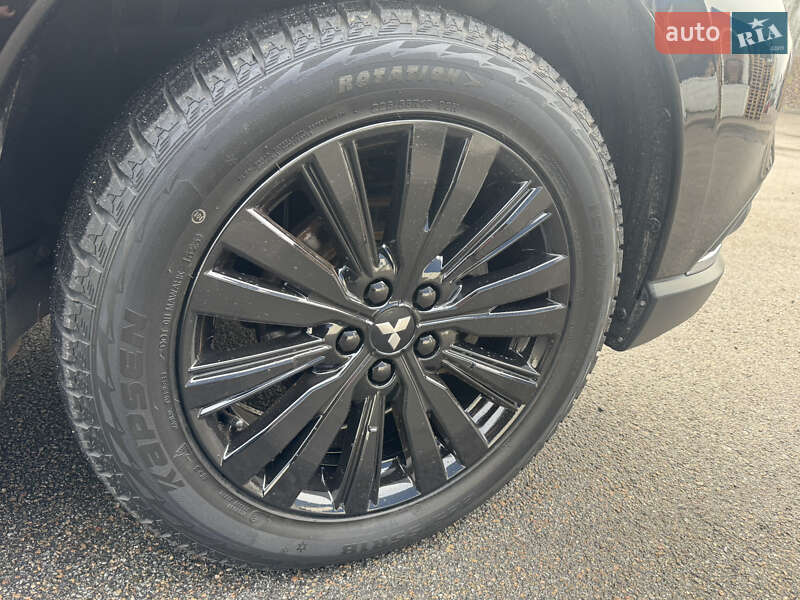 Внедорожник / Кроссовер Mitsubishi Outlander 2019 в Львове