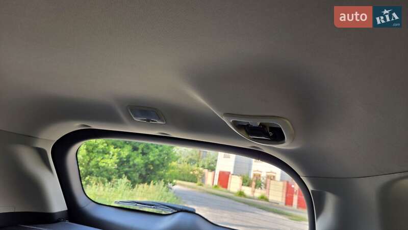 Позашляховик / Кросовер Mitsubishi Outlander 2016 в Харкові