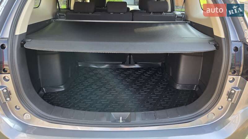 Позашляховик / Кросовер Mitsubishi Outlander 2016 в Харкові