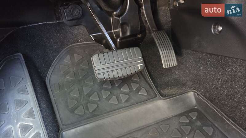 Позашляховик / Кросовер Mitsubishi Outlander 2016 в Харкові