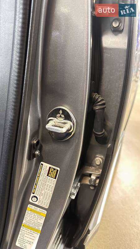 Внедорожник / Кроссовер Mitsubishi Outlander 2016 в Киеве