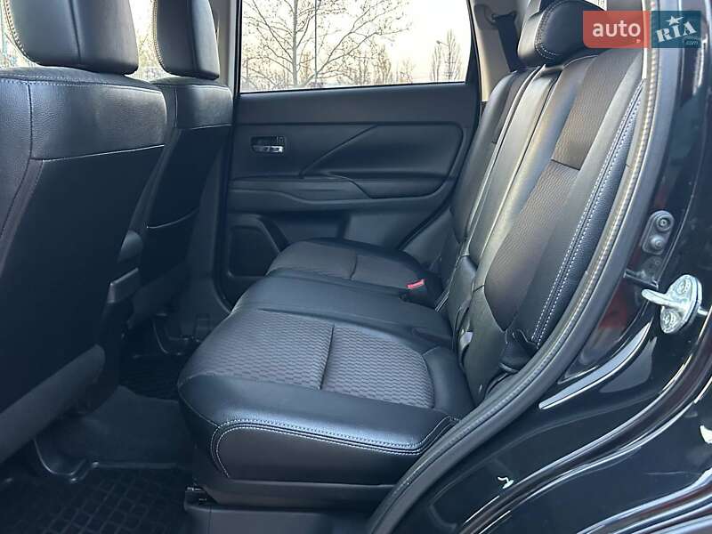 Внедорожник / Кроссовер Mitsubishi Outlander 2014 в Одессе