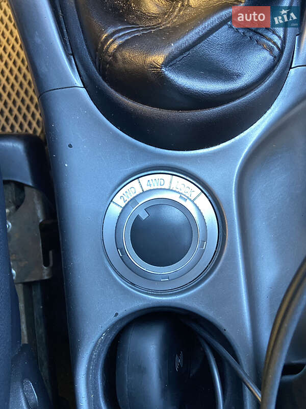 Внедорожник / Кроссовер Mitsubishi Outlander 2010 в Владимире