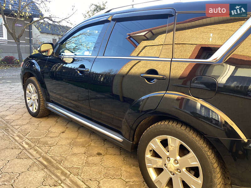 Внедорожник / Кроссовер Mitsubishi Outlander 2010 в Владимире