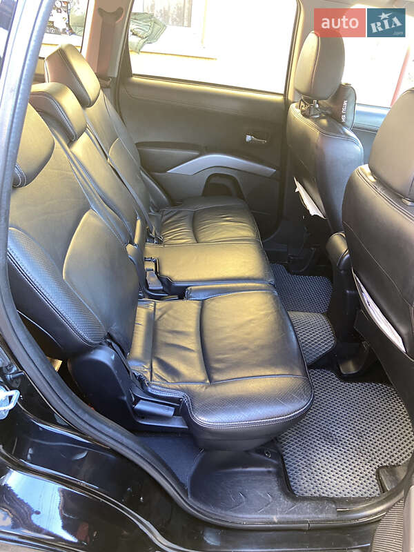 Внедорожник / Кроссовер Mitsubishi Outlander 2010 в Владимире