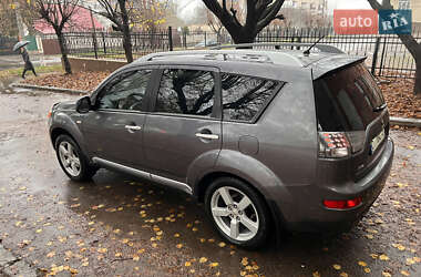 Позашляховик / Кросовер Mitsubishi Outlander 2008 в Умані