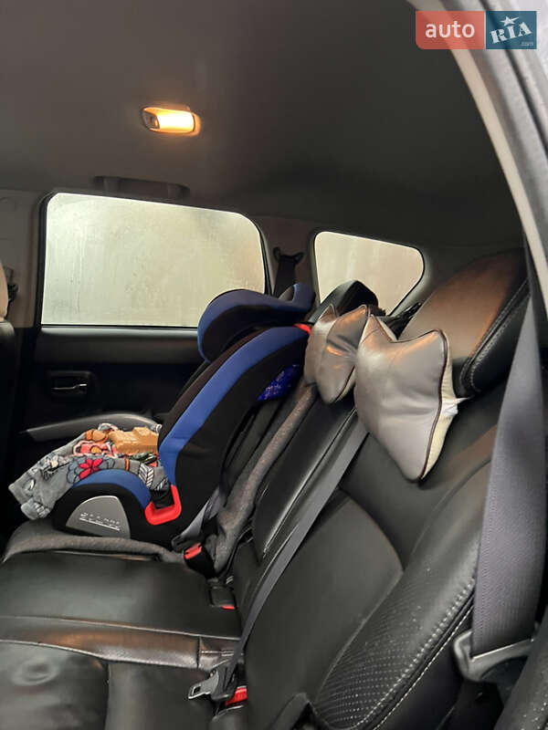 Внедорожник / Кроссовер Mitsubishi Outlander 2008 в Умани фото 39 Внедорожник / Кроссовер Mitsubishi Outlander 2008 в Умани