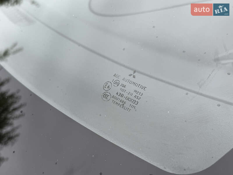 Внедорожник / Кроссовер Mitsubishi Outlander 2015 в Киеве