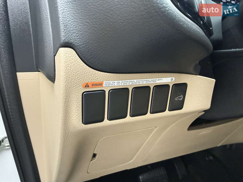 Внедорожник / Кроссовер Mitsubishi Outlander 2015 в Киеве