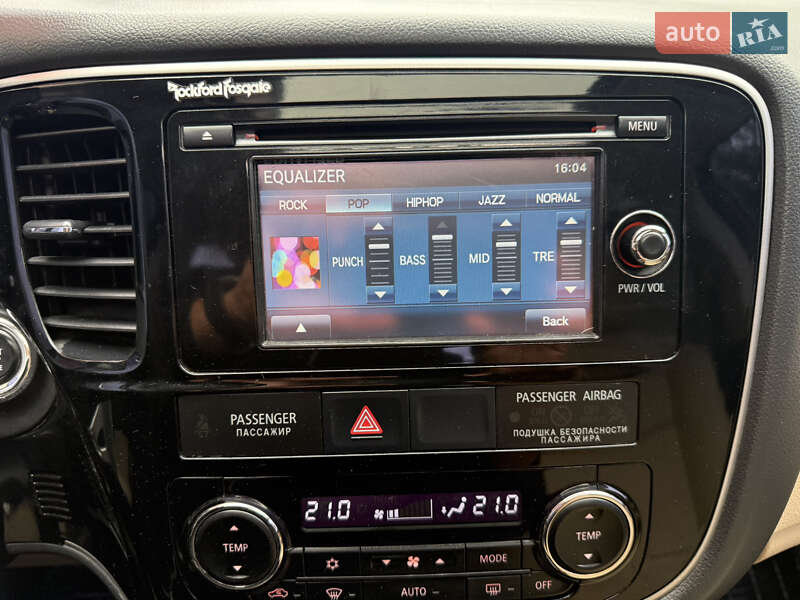 Внедорожник / Кроссовер Mitsubishi Outlander 2015 в Киеве