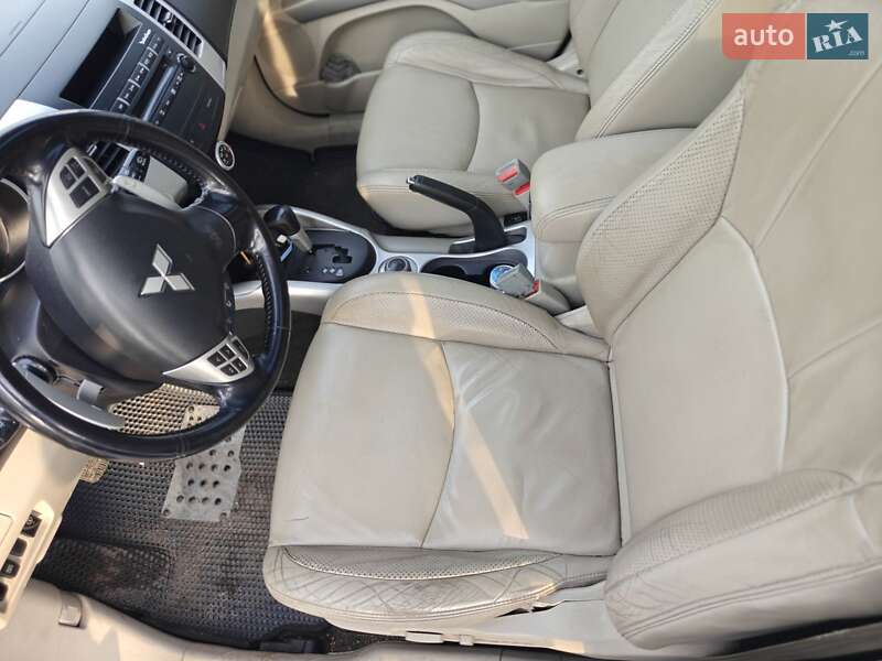 Внедорожник / Кроссовер Mitsubishi Outlander 2007 в Харькове