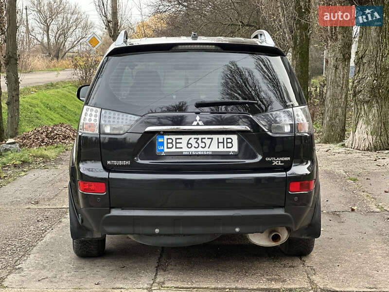 Внедорожник / Кроссовер Mitsubishi Outlander 2010 в Новом Буге