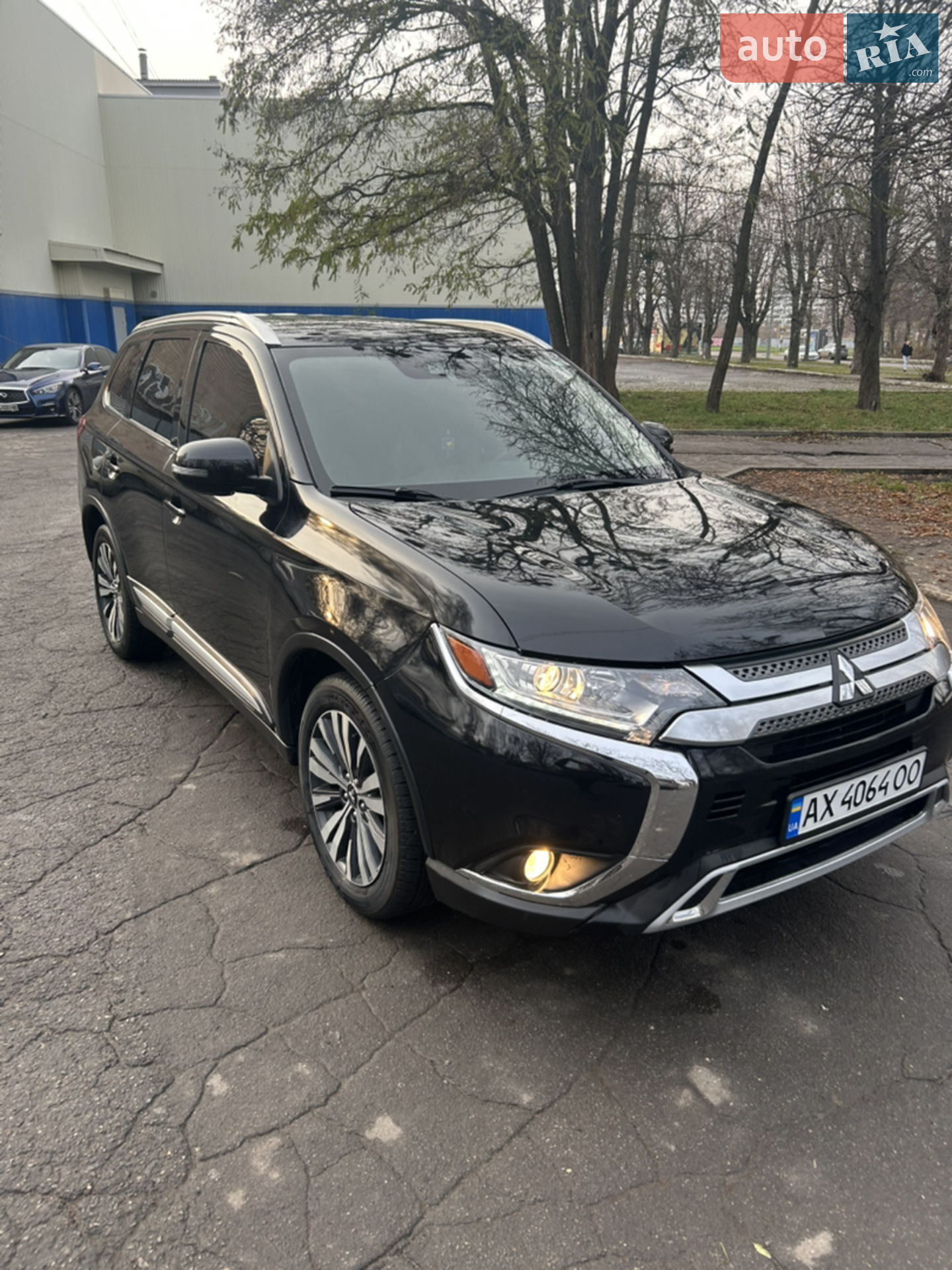 2019 Mitsubishi Outlander - фото 1