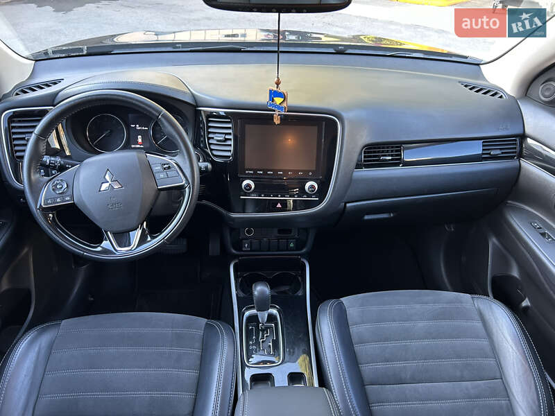 Внедорожник / Кроссовер Mitsubishi Outlander 2019 в Харькове фото 9 Внедорожник / Кроссовер Mitsubishi Outlander 2019 в Харькове