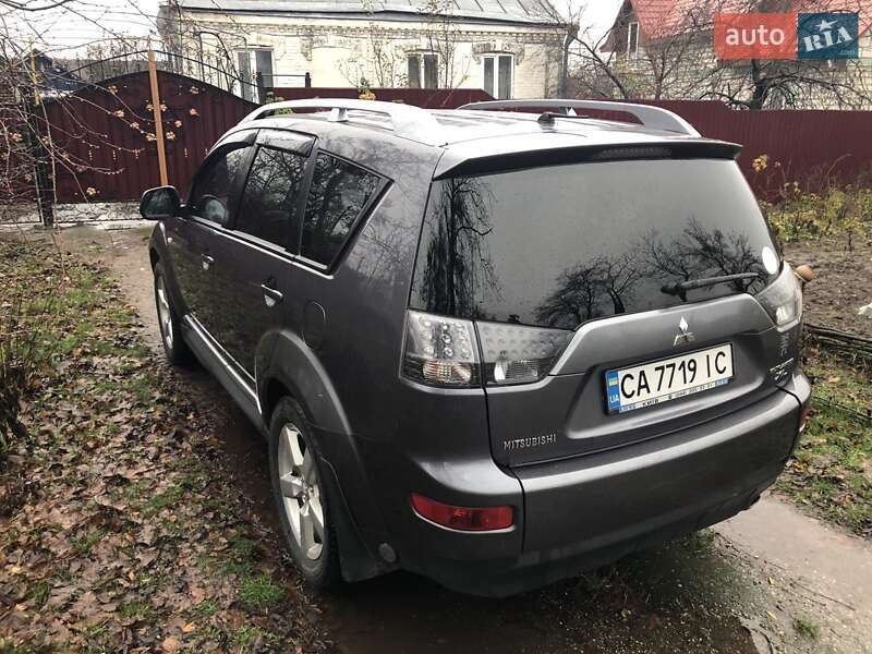 Внедорожник / Кроссовер Mitsubishi Outlander 2009 в Звенигородке