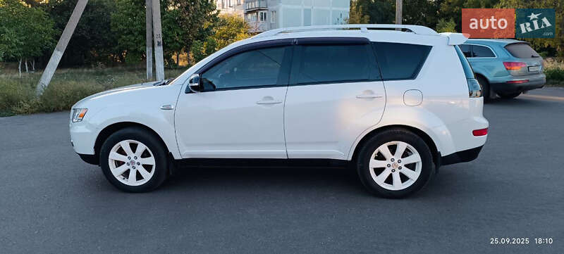 Внедорожник / Кроссовер Mitsubishi Outlander 2008 в Березовке