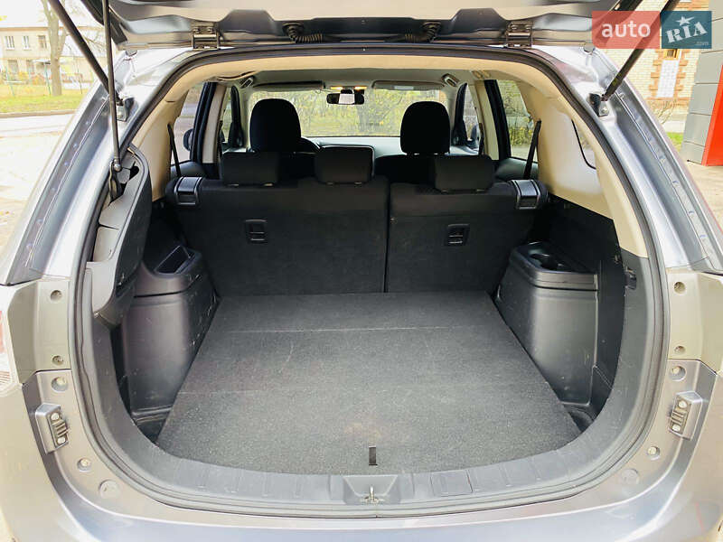 Позашляховик / Кросовер Mitsubishi Outlander 2012 в Харкові