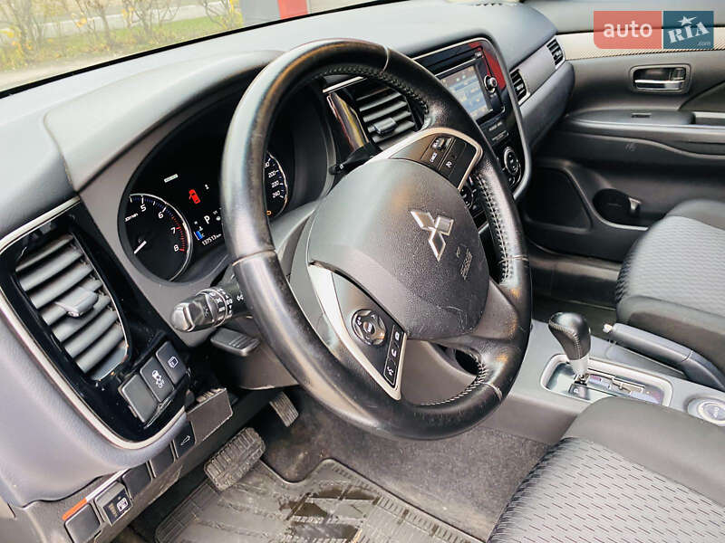 Позашляховик / Кросовер Mitsubishi Outlander 2012 в Харкові