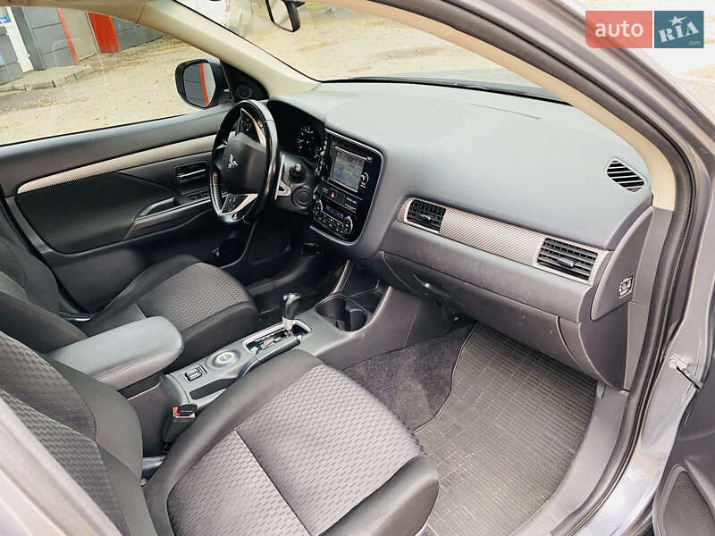 Позашляховик / Кросовер Mitsubishi Outlander 2012 в Харкові