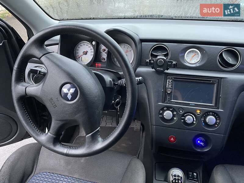 Внедорожник / Кроссовер Mitsubishi Outlander 2008 в Славутиче