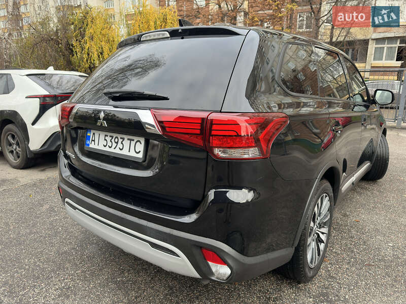 Позашляховик / Кросовер Mitsubishi Outlander 2020 в Білій Церкві