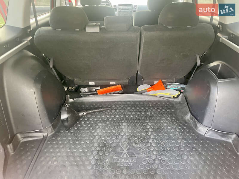 Внедорожник / Кроссовер Mitsubishi Outlander 2008 в Киеве