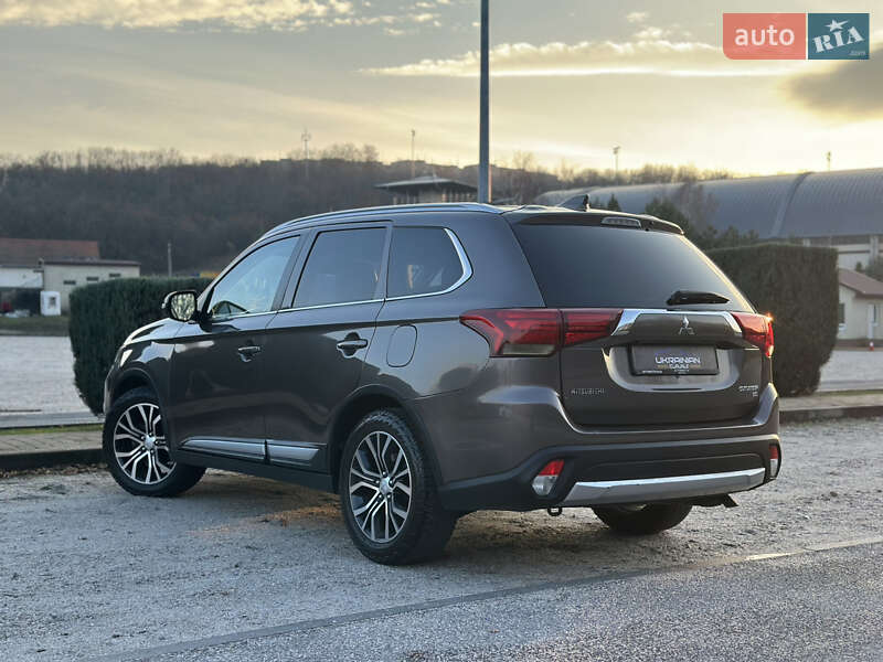 Позашляховик / Кросовер Mitsubishi Outlander 2017 в Дніпрі фото 12 Позашляховик / Кросовер Mitsubishi Outlander 2017 в Дніпрі