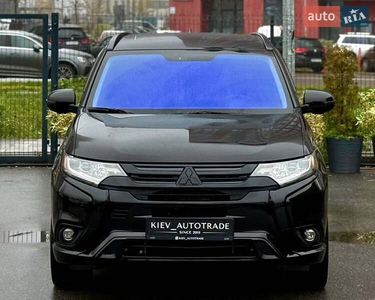 Внедорожник / Кроссовер Mitsubishi Outlander 2018 в Киеве