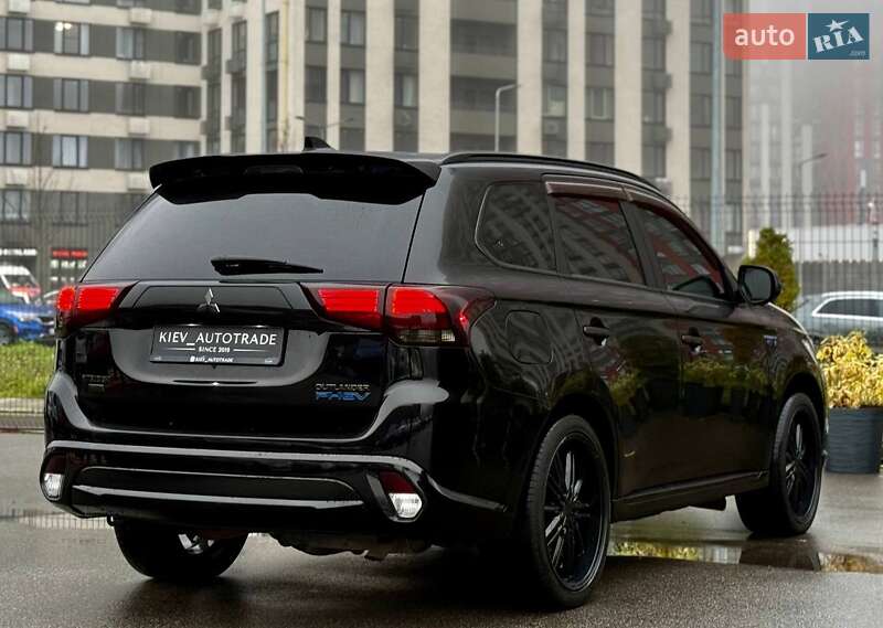 Внедорожник / Кроссовер Mitsubishi Outlander 2018 в Киеве