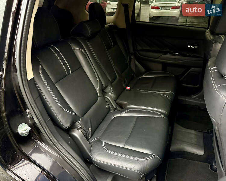 Внедорожник / Кроссовер Mitsubishi Outlander 2018 в Киеве