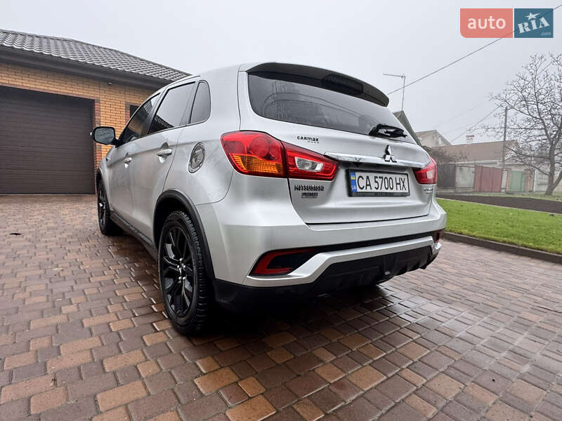 Внедорожник / Кроссовер Mitsubishi Outlander 2017 в Черкассах